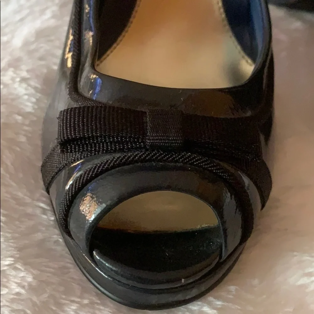 BNWOT Charles David Platform Peep Toe Heel